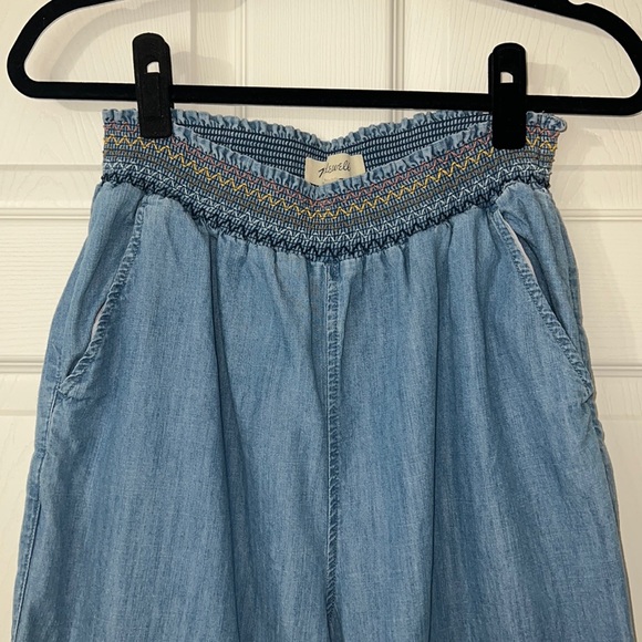 Madewell jeans with cute stretchy waist - Picture 3 of 8